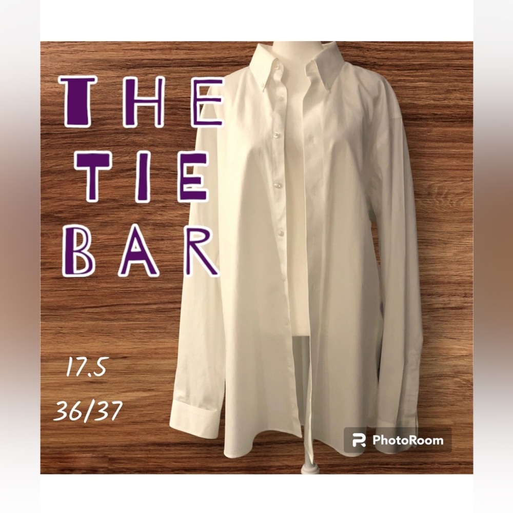 The Tie Bar Men’s Dress Shirt Size 17.5 White Long Sleeve Button Down Collar